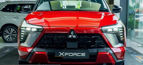 Xe Mitsubishi Xforce Ultimate màu đỏ đen kèm giá bán Khuyến Mãi