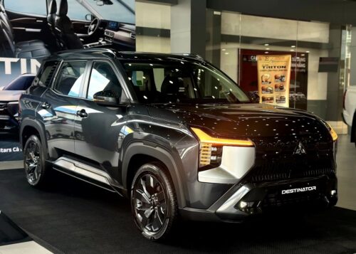 Mitsubishi Destinator Premium màu xám