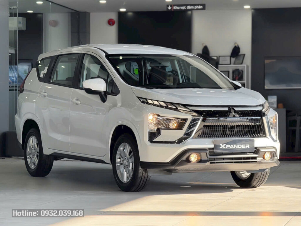 Mitsubishi Xpander số sàn 2026 nhập khẩu màu trắng