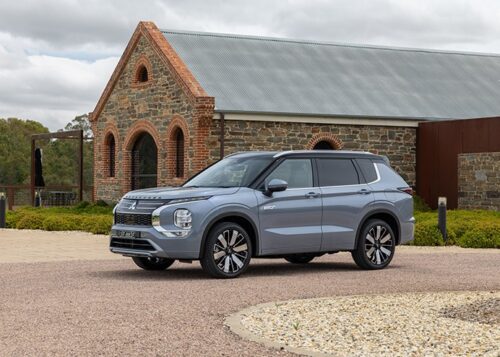Mitsubishi Outlander PHEV 2026 cập bến đại lý khi nào về Việt Nam