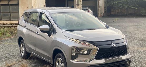 Mitsubishi Xpander AT Eco màu Bạc kèm giá lăn bánh Tháng 05/2025
