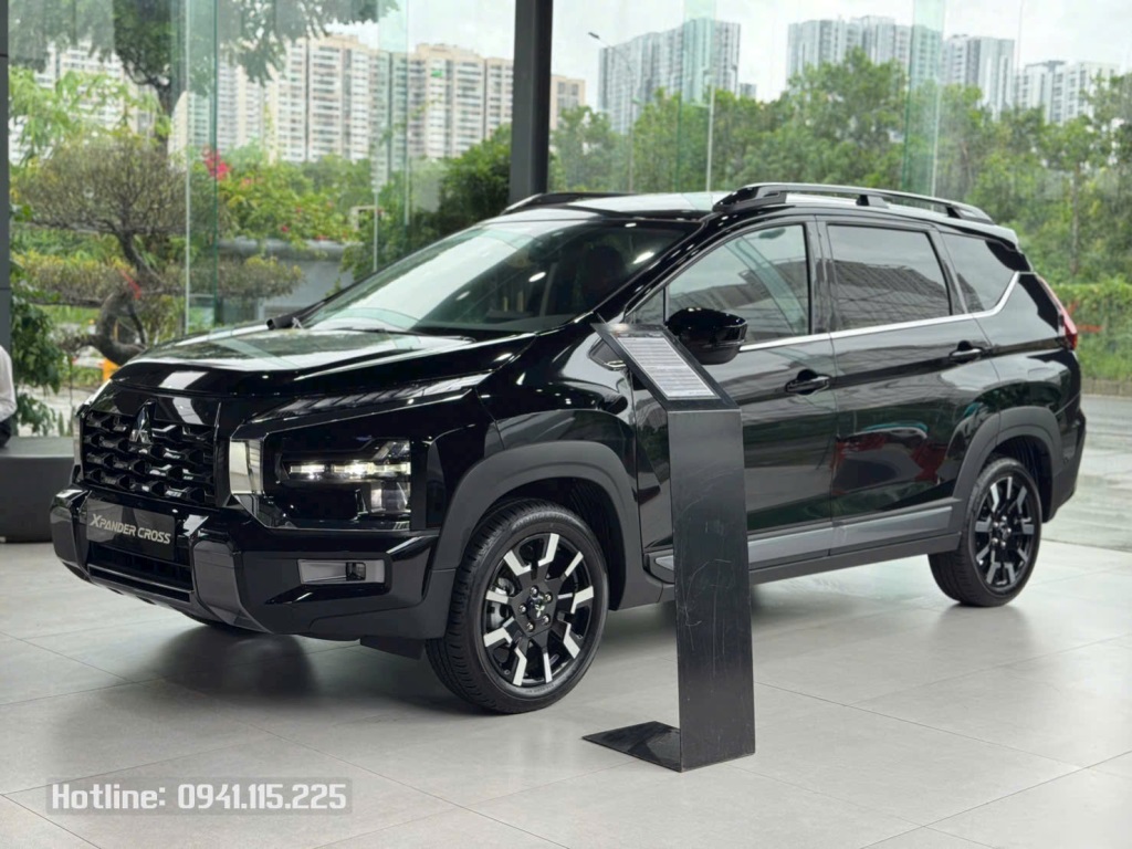 Mitsubishi Xpander Cross MY26 bản nâng cấp mới màu đen