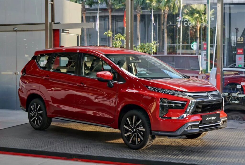 Mitsubishi Xpander Premium phiên bản nâng cấp mới màu đỏ
