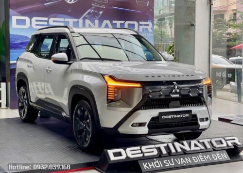 Mitsubishi Destinator Premium màu trắng