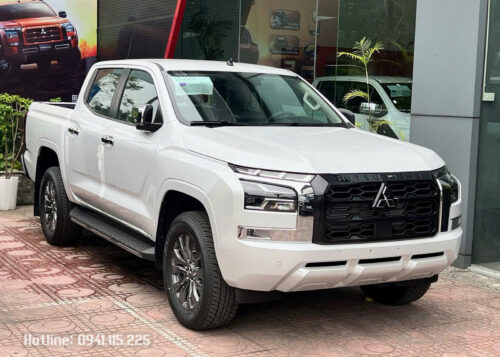 Mitsubishi Triton AT Premium màu trắng