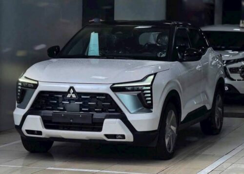 Mitsubishi Xforce Ultimate màu trắng nóc đen