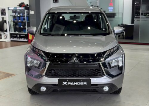Mitsubishi Xpander AT Eco màu Bạc kèm giá lăn bánh Tháng 10/2025