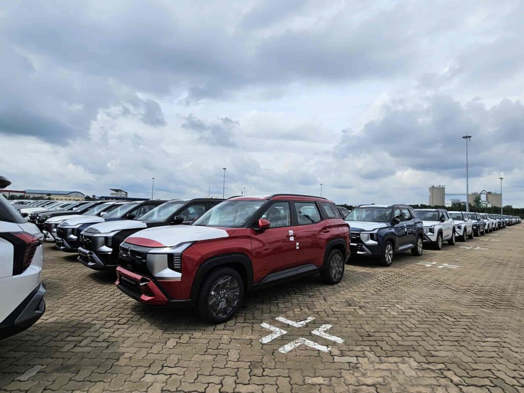 Mitsubishi Destinator cập cảng Việt Nam dự kiến về đại lý đầu tháng 12