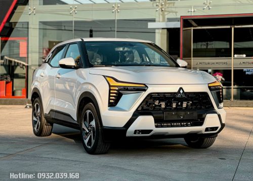 Mitsubishi Xforce Exceed màu trắng giá bán kèm ưu đãi Tháng 11/2024